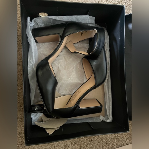 Michael by Michael Shannon pointed toe heels - Picture 7 of 7